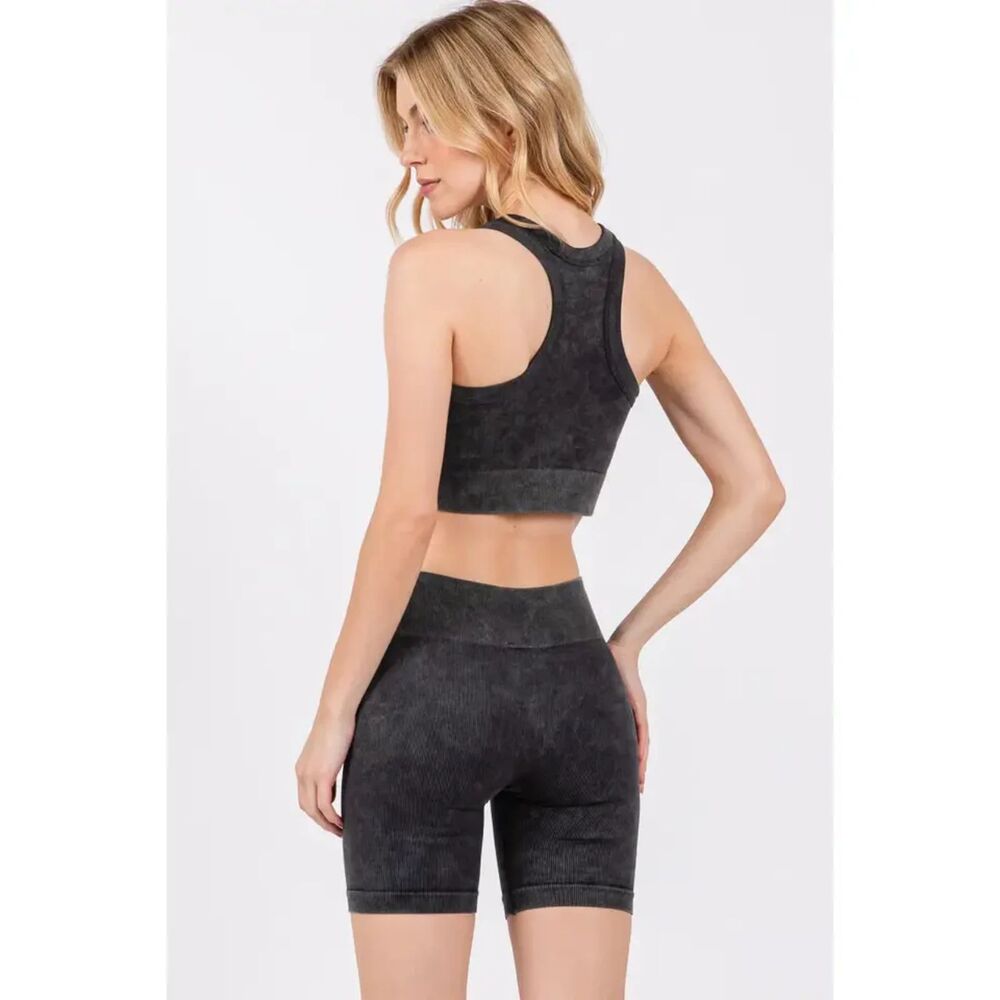 Seamless Racer Back Ribbed Tank - Picture 2 of 3